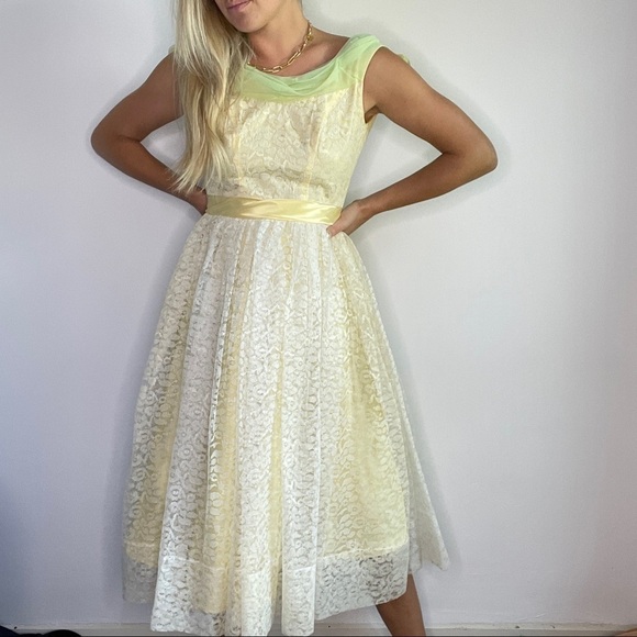 Vintage Yellow & White Full Lace Dress with Green Shoulders - Picture 11 of 11